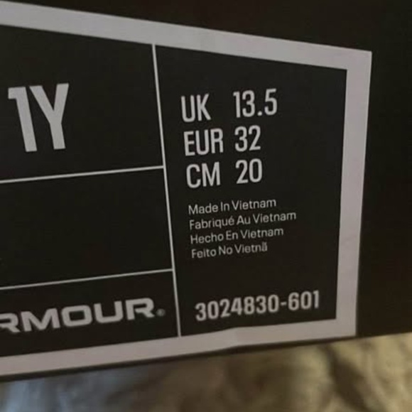 BRAND NEW boy youth under armour bps outhustle red shoes size 1Y (no tie laces) - Picture 6 of 6